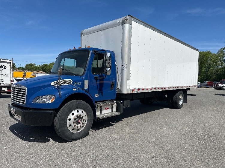 2021 Freightliner eM2 in Braintree, MA — photo 3