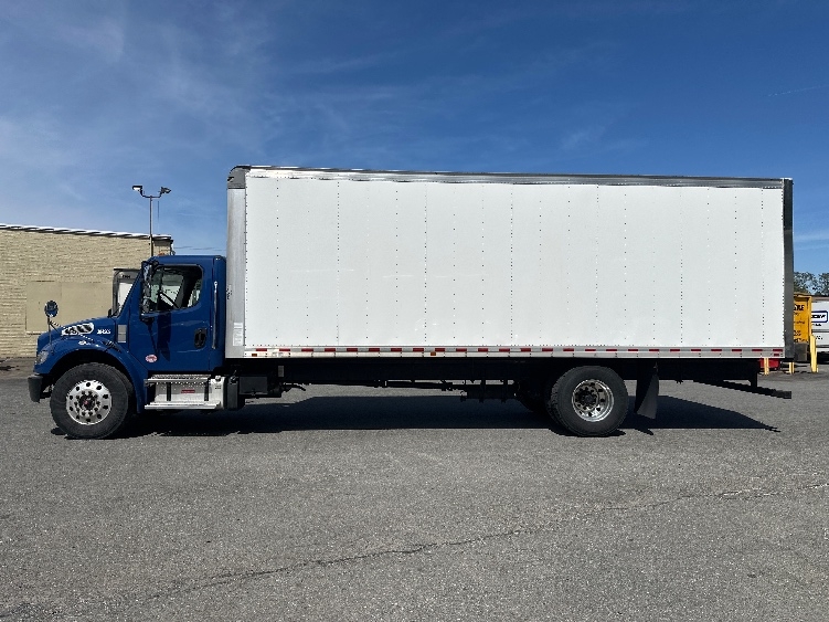 2021 Freightliner eM2 in Braintree, MA — photo 4