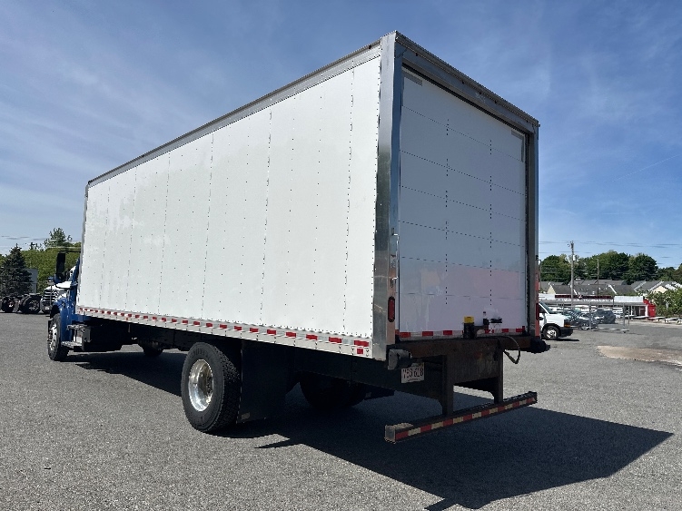 2021 Freightliner eM2 in Braintree, MA — photo 6
