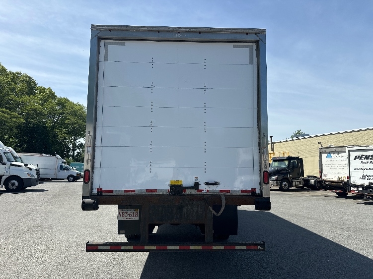 2021 Freightliner eM2 in Braintree, MA — photo 7