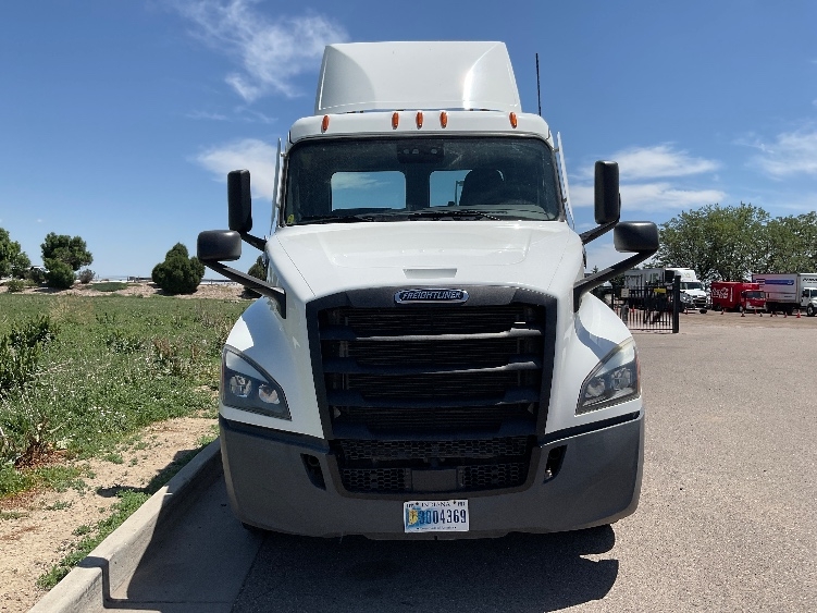 2021 Freightliner Cascadia in Loveland, CO — photo 2