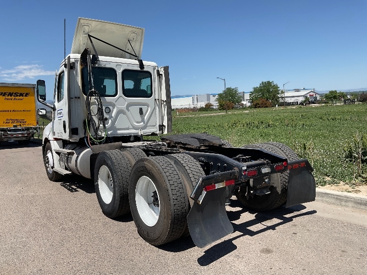 2021 Freightliner Cascadia in Loveland, CO — photo 5