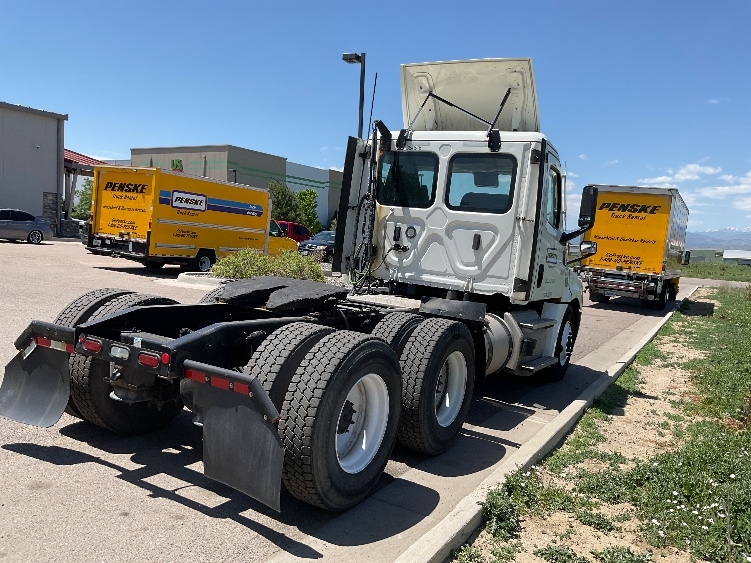 2021 Freightliner Cascadia in Loveland, CO — photo 7