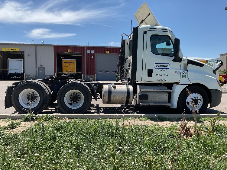 2021 Freightliner Cascadia in Loveland, CO — photo 8