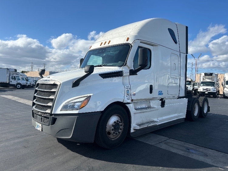2022 Freightliner in Fontana, CA — photo 3