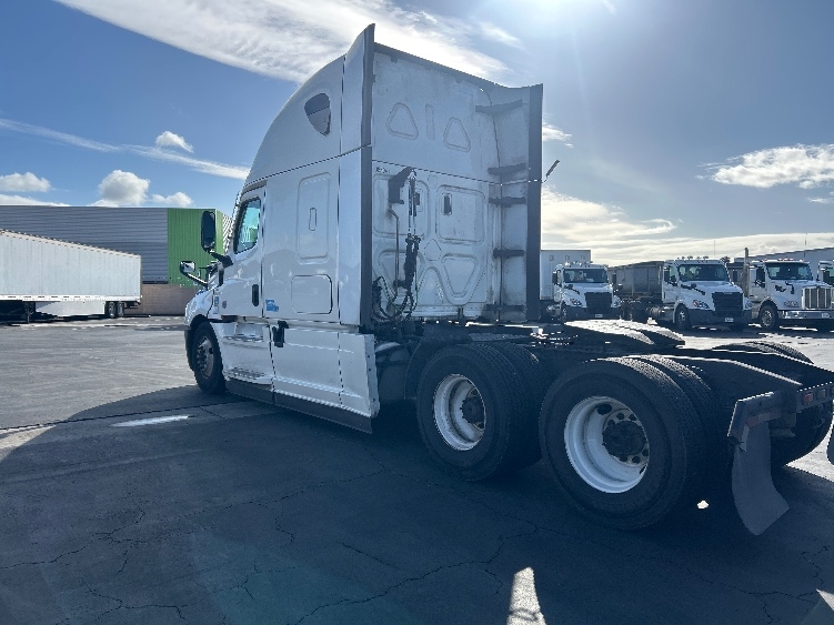 2022 Freightliner in Fontana, CA — photo 5