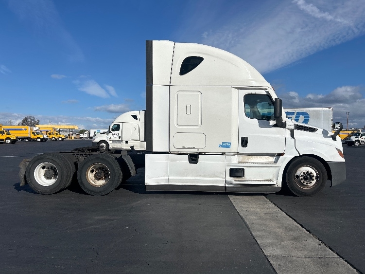 2022 Freightliner in Fontana, CA — photo 8