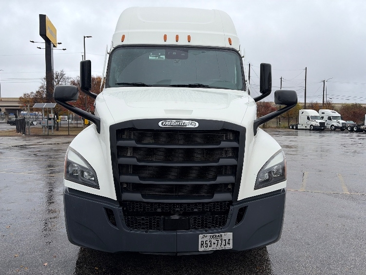 2022 Freightliner in San Antonio, TX — photo 2