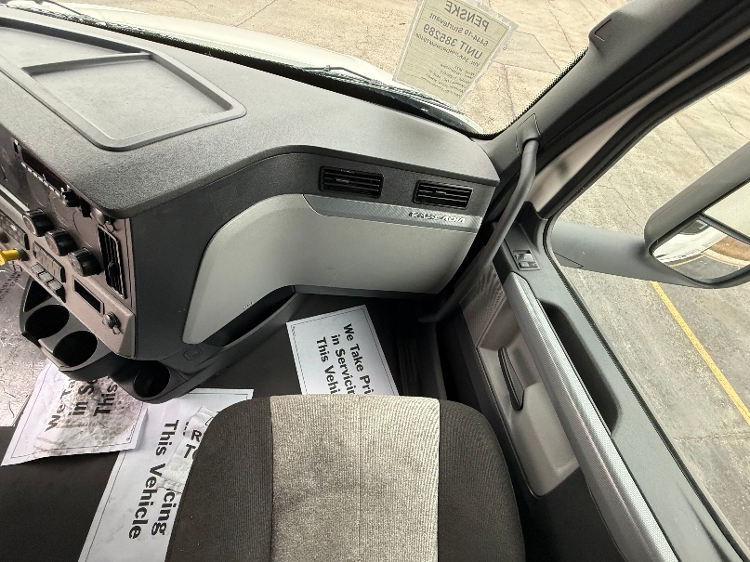 2022 Freightliner Cascadia in Chicago (Melrose Park), IL — photo 10