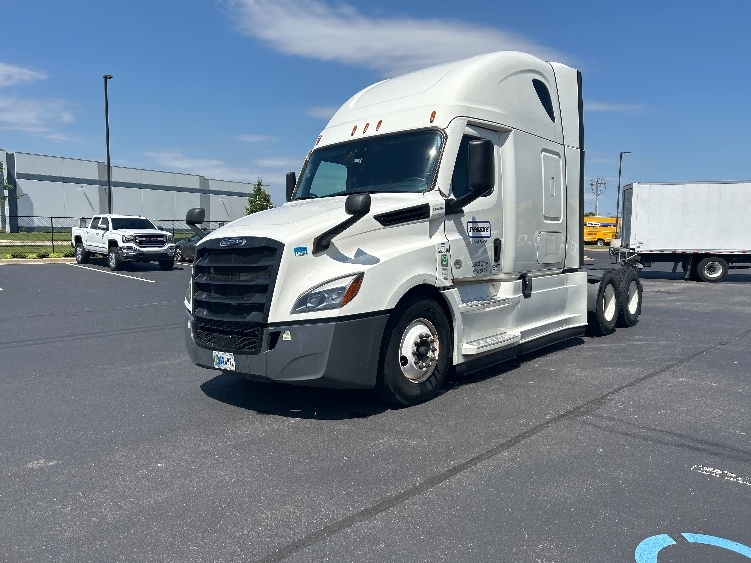 2022 Freightliner Cascadia in Madison, AL — photo 3