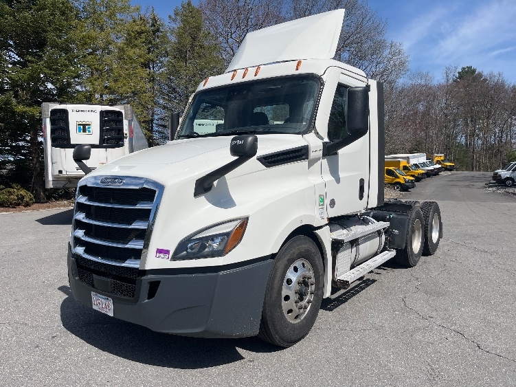 2021 Freightliner Cascadia in Franklin, MA — photo 3