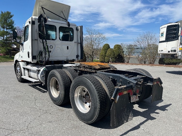 2021 Freightliner Cascadia in Franklin, MA — photo 5