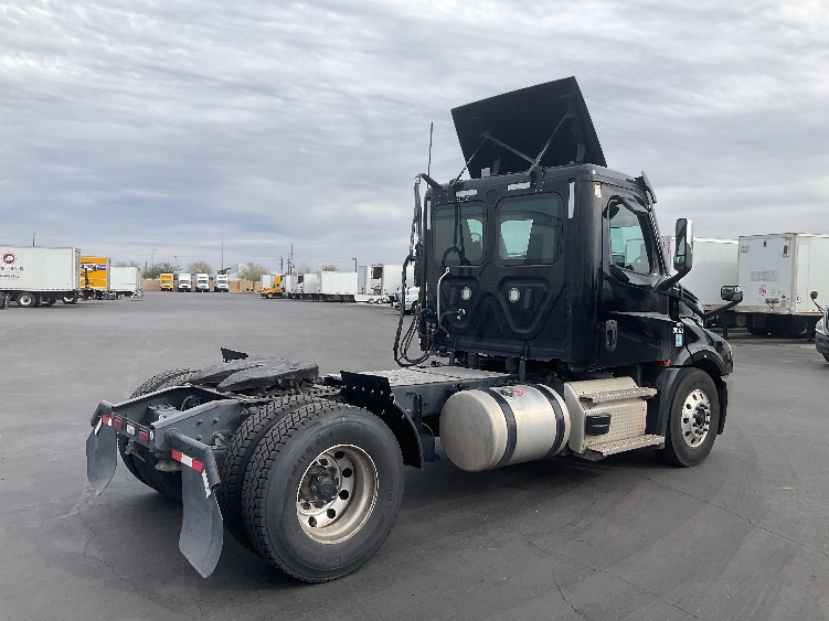 2021 Freightliner in Phoenix, AZ — photo 7