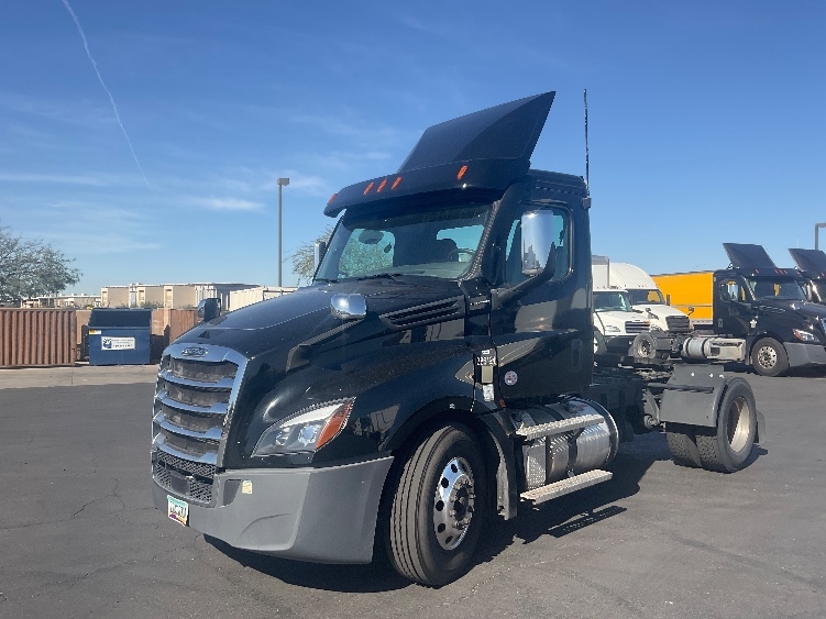 2021 Freightliner in Phoenix, AZ — photo 3