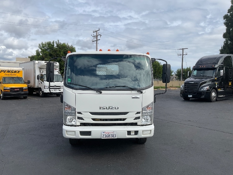 2021 Isuzu NRR in Torrance, CA — photo 2