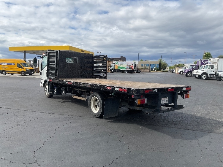 2021 Isuzu NRR in Torrance, CA — photo 6
