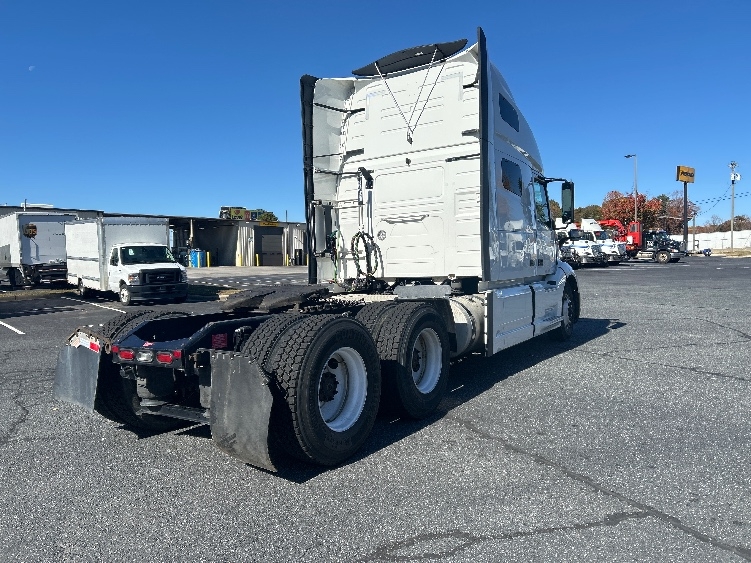 2022 Volvo VNL 760 in Charlotte, NC — photo 7