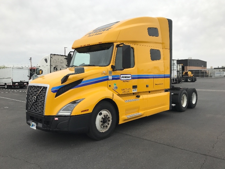 2022 Volvo VNL 760 in Tucson, AZ — photo 3