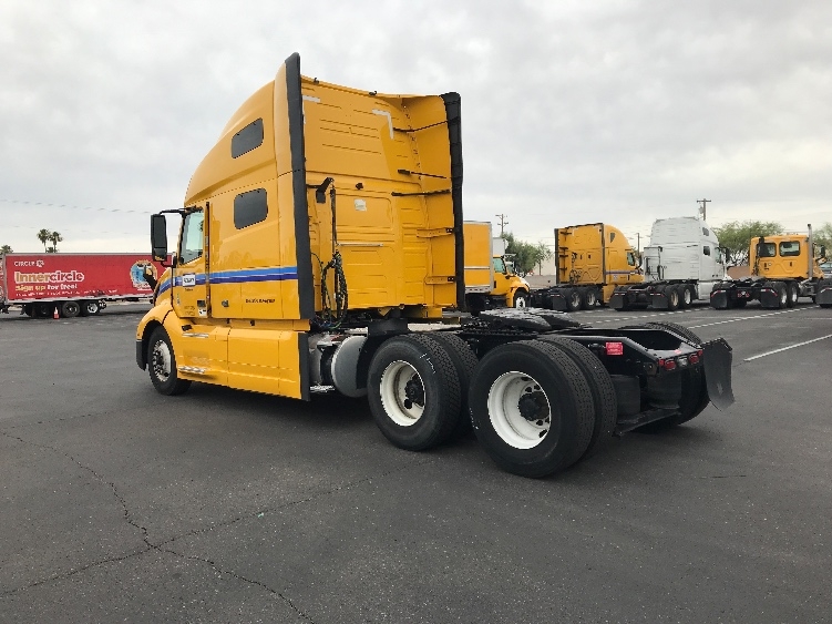 2022 Volvo VNL 760 in Tucson, AZ — photo 5