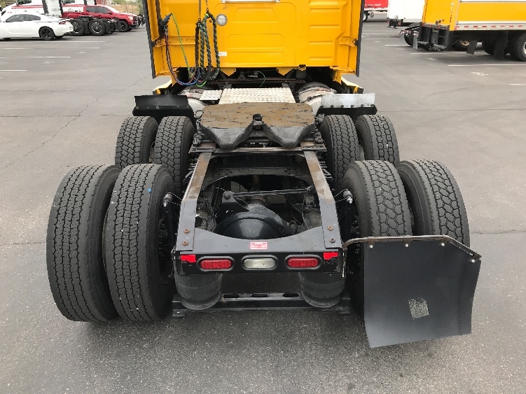 2022 Volvo VNL 760 in Tucson, AZ — photo 6