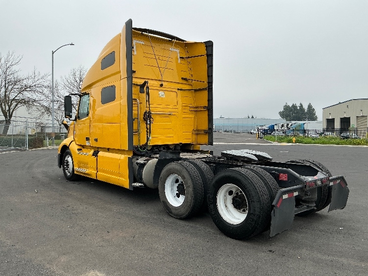 2022 Volvo VNL 760 in Stockton, CA — photo 5