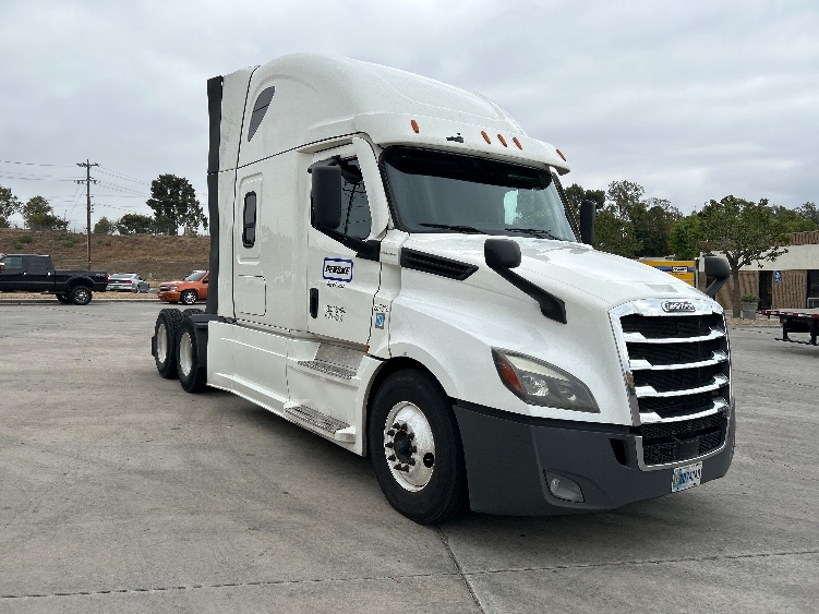 2021 Freightliner Cascadia