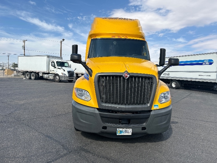2022 International LT in El Paso, TX — photo 2