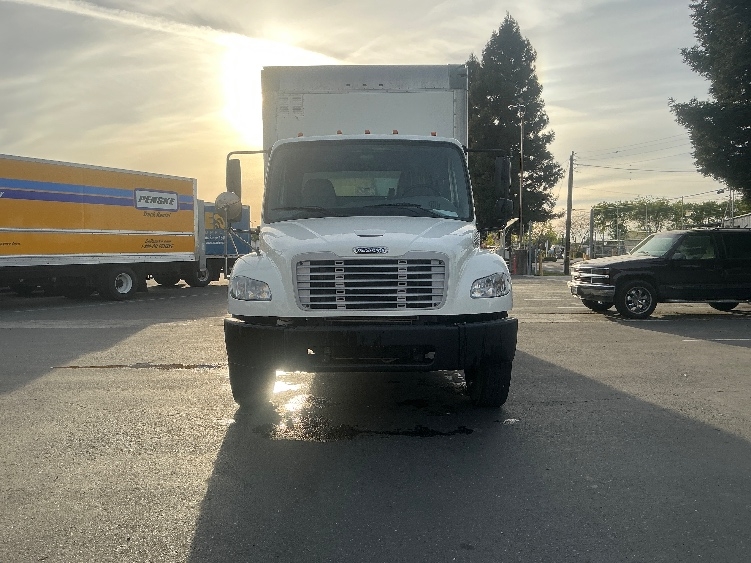 2021 Freightliner M2 106 in West Sacramento, CA — photo 2