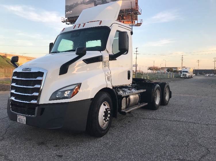 2021 Freightliner in Torrance, CA — photo 3
