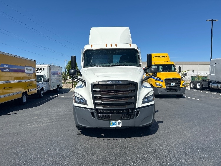 2022 Freightliner Cascadia in Boise, ID — photo 2