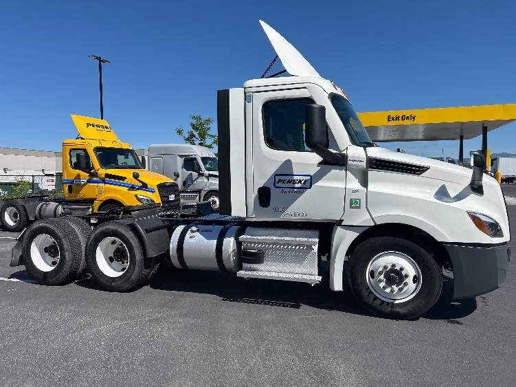 2022 Freightliner Cascadia in Boise, ID — photo 8