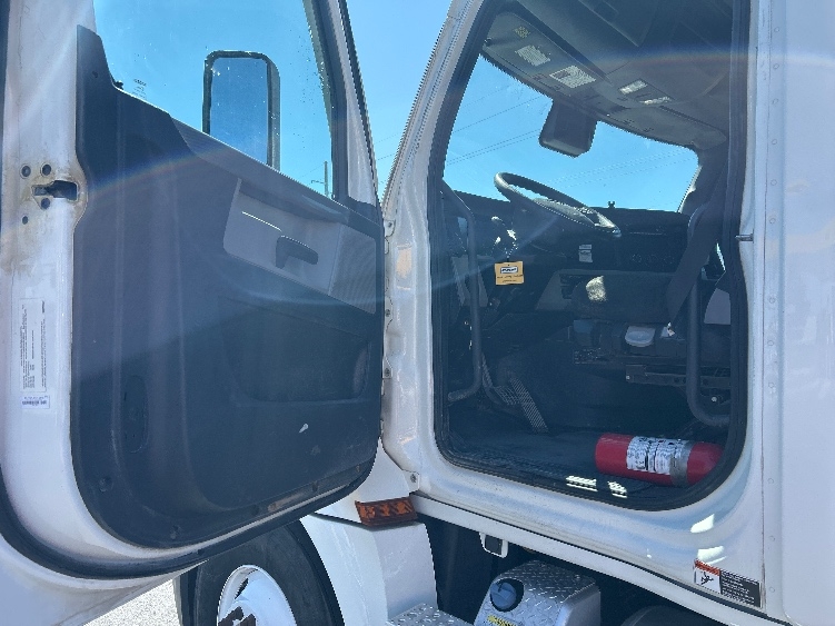 2022 Freightliner Cascadia in Boise, ID — photo 9
