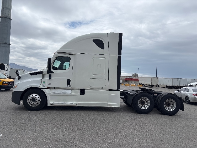 2022 Freightliner Cascadia in Salt Lake City, UT — photo 4