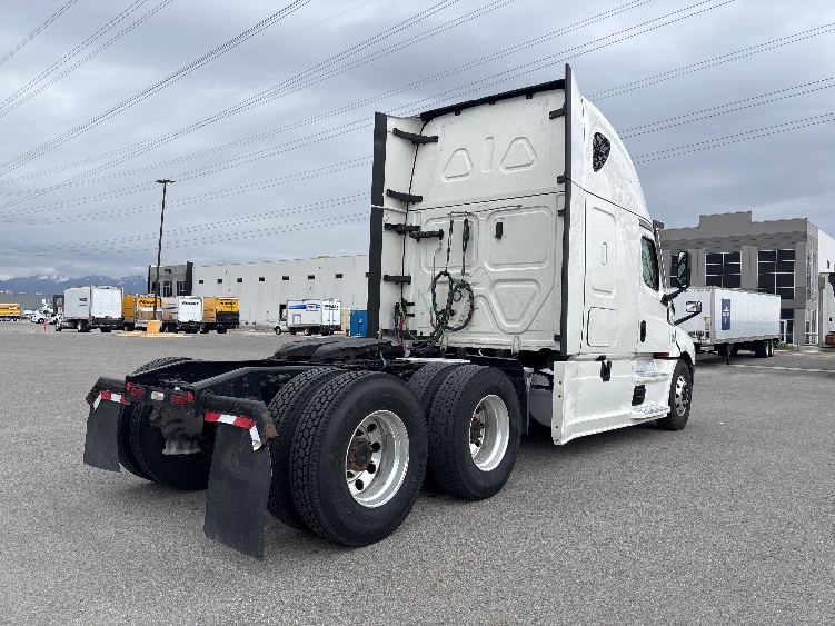 2022 Freightliner Cascadia in Salt Lake City, UT — photo 7