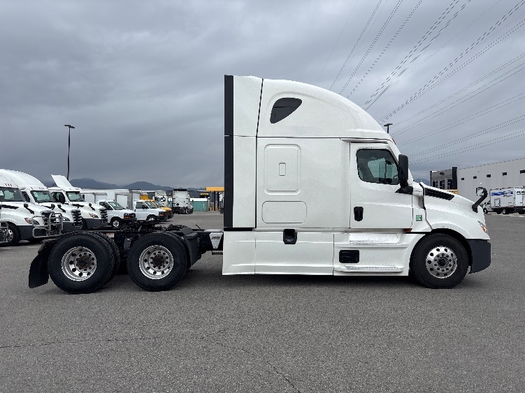 2022 Freightliner Cascadia in Salt Lake City, UT — photo 8