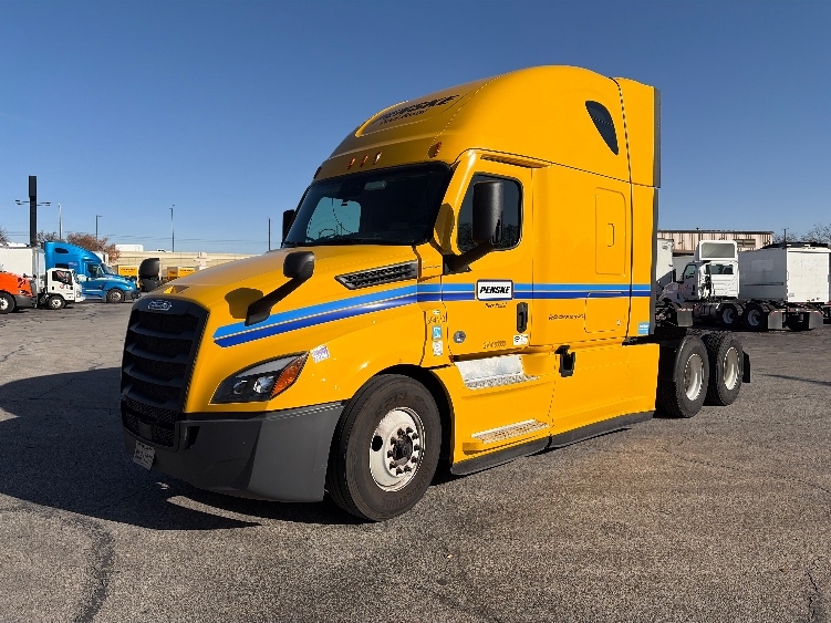 2022 Freightliner in San Antonio, TX — photo 3