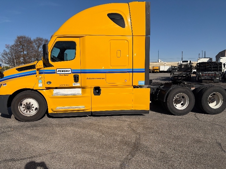 2022 Freightliner in San Antonio, TX — photo 4