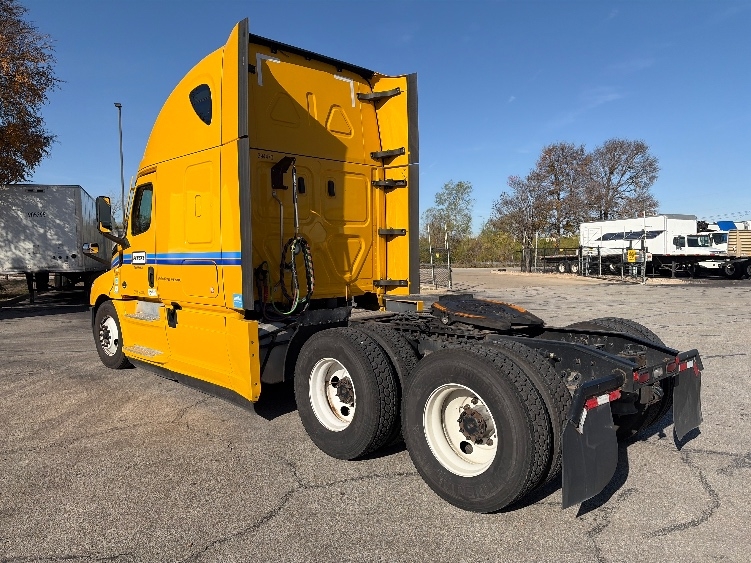 2022 Freightliner in San Antonio, TX — photo 5