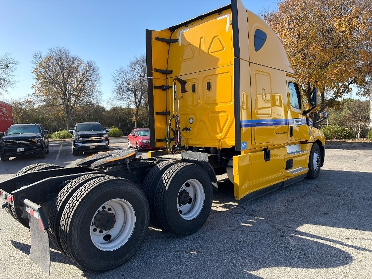 2022 Freightliner in San Antonio, TX — photo 7