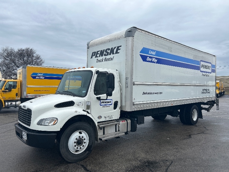 2022 Freightliner M2 106 in Phoenix, AZ — photo 3