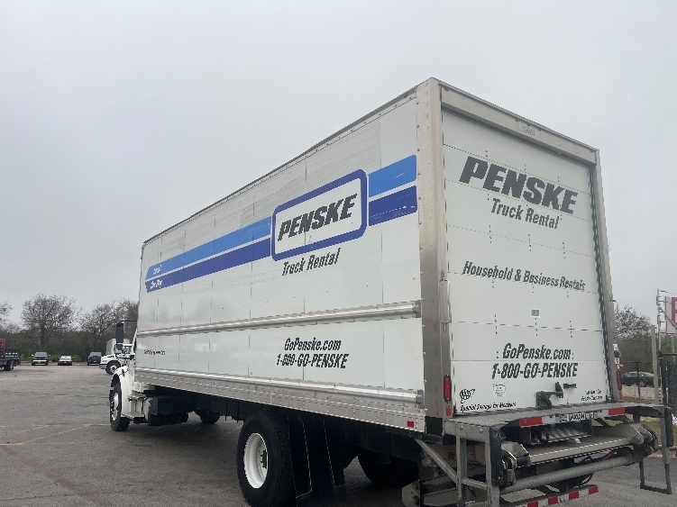 2022 Freightliner M2 106 in Phoenix, AZ — photo 6