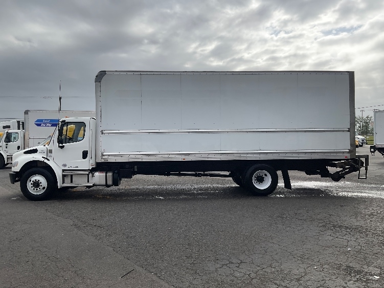 2022 Freightliner M2 106 in Tacoma, WA — photo 4