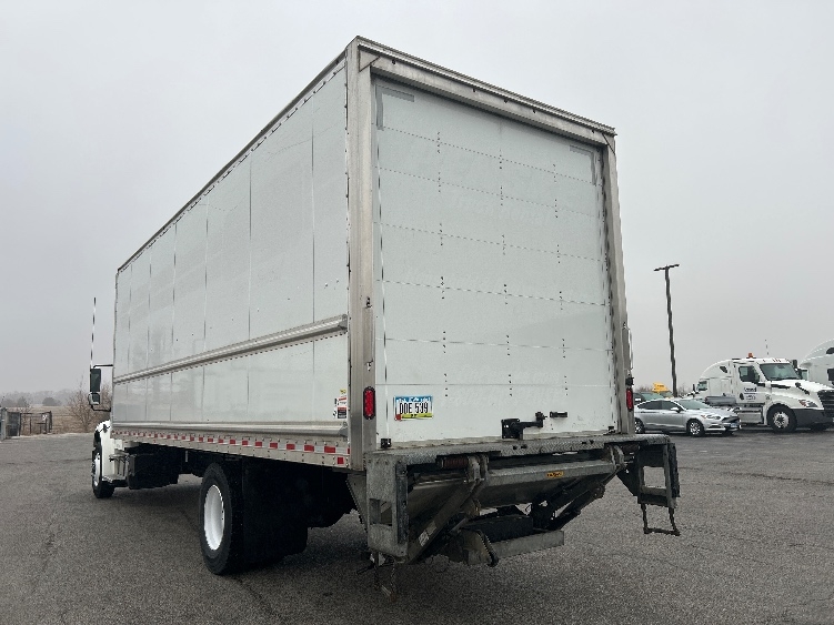 2022 Freightliner M2 106 in Davenport, IA — photo 6