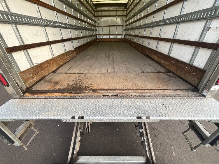 2022 Freightliner M2 106 in Clackamas, OR — photo 10