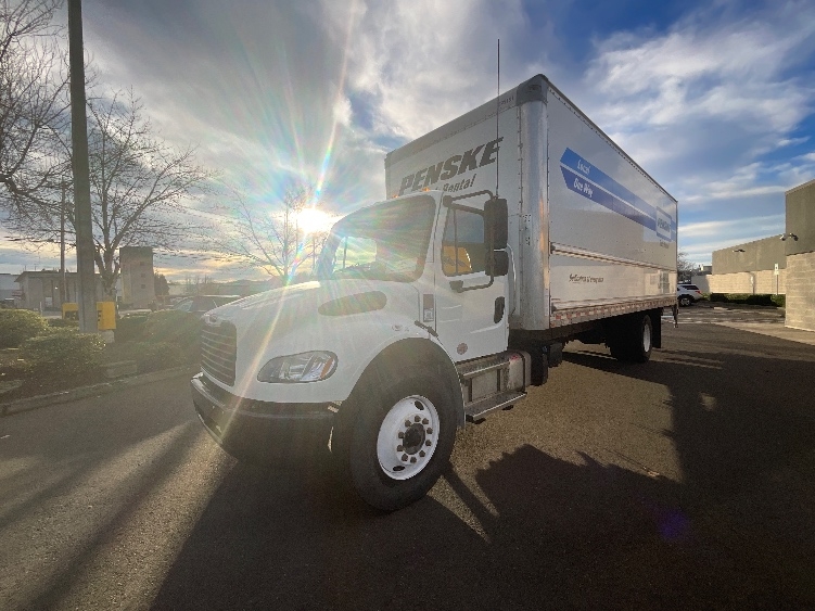 2022 Freightliner M2 106 in Clackamas, OR — photo 3