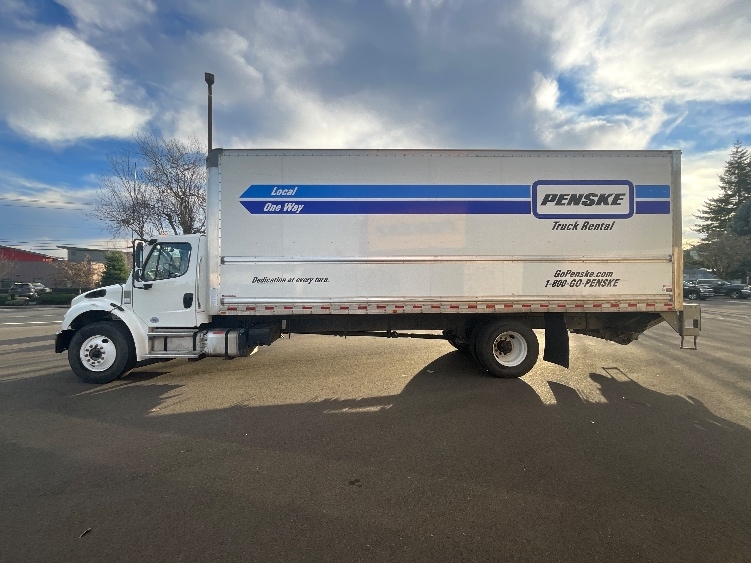 2022 Freightliner M2 106 in Clackamas, OR — photo 4