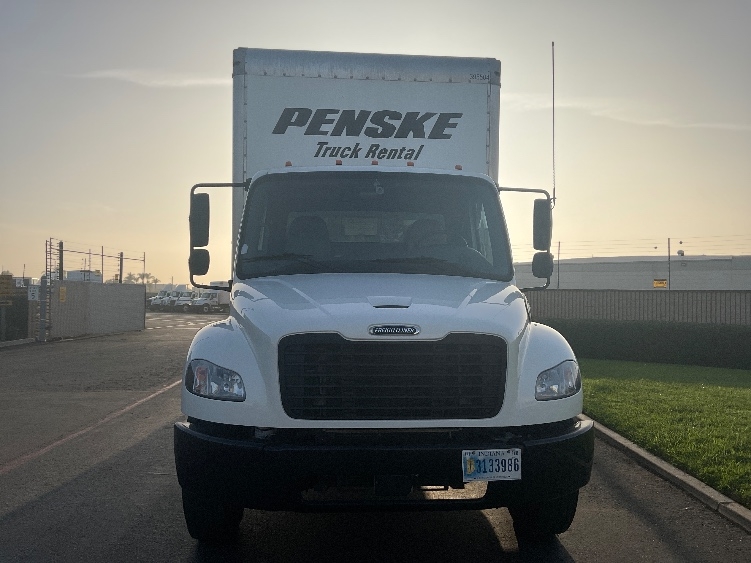 2022 Freightliner M2 106 in Torrance, CA — photo 2