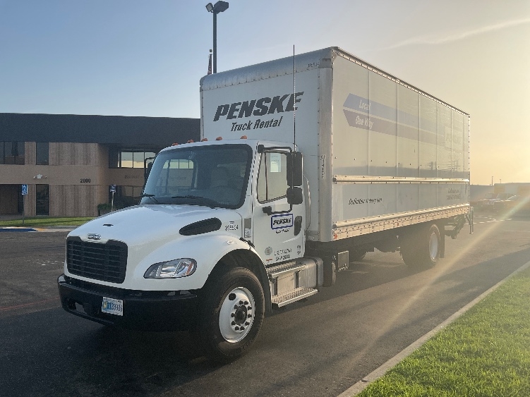 2022 Freightliner M2 106 in Torrance, CA — photo 3