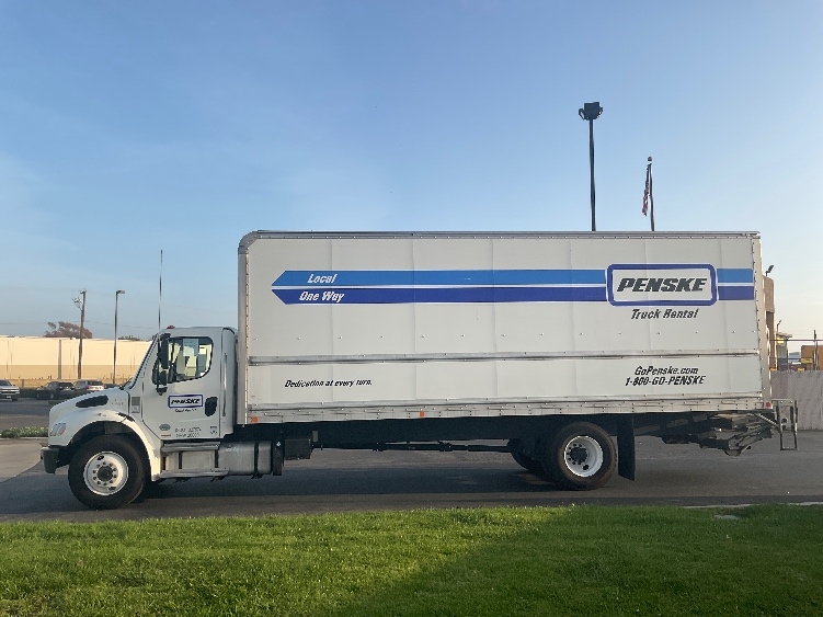 2022 Freightliner M2 106 in Torrance, CA — photo 4