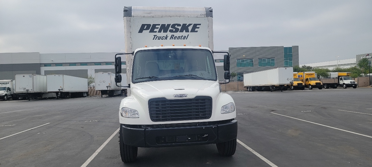 2022 Freightliner eM2 in Torrance, CA — photo 2